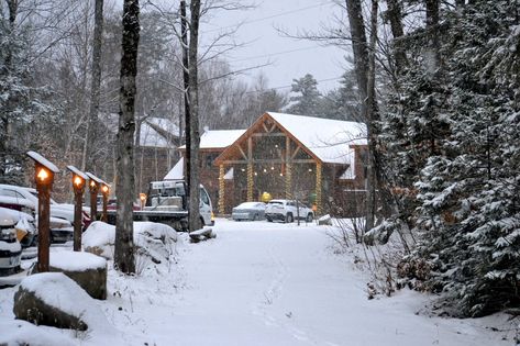 Why not enjoy stunning views while you eat? Maine Roadtrip, Visiting Maine, Maine Restaurants, England Vacation, Maine Trip, England Coast, Maine Map, The Off Season, Maine New England