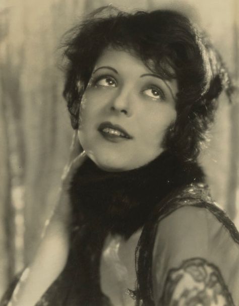 Nancy Carroll, Clara Bow, Classic Movie Stars, Vintage Glamour, Vintage Hollywood, Vintage Hairstyles, Vintage Beauty, Classic Hollywood, Old Hollywood