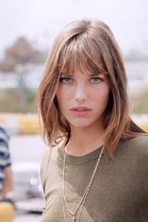 Birkin Bangs Are The Epitome Of French-Girl Chic Birkin Bangs, Long Messy Hair, Blonde Fringe, Summer Beauty Essentials, Tatjana Patitz, French Girl Chic, Serge Gainsbourg, Air Dry Hair, French Hair