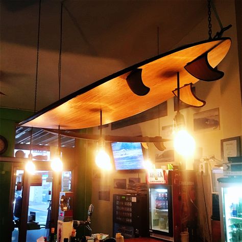 Surf Bar Design, Surfboard Light, Surf Restaurant, Surfboard Bar, Surf Board Decor, Surf Bar, Surf Cafe, Beer Decorations, Beach Crafts Diy