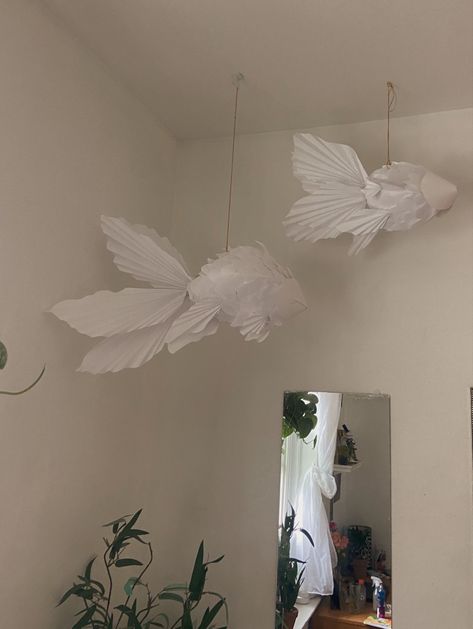 #craft #papercraft #paperart #papercrafting #fish #sculpture #homedecordiy #lantern #art #artist Paper Fish Lantern, Fish Lanterns Diy, Paper Lantern Chandelier Diy, How To Make Fish With Paper, Koi Fish Craft, Paper Mache Sea Creatures, Paper Lanterns Bedroom, Fish Room Decor, Cardboard Fish