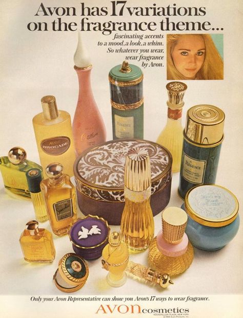 Ding Dong, the Avon lady is calling. LOL My Mom was the Avon lady. Vintage Makeup Ads, Perfume Versace, Avon Perfume Bottles, Avon Bottles, Avon Fragrance, Perfume Vintage, Gloss Eyeshadow, Mac Lipsticks, Makeup Ads