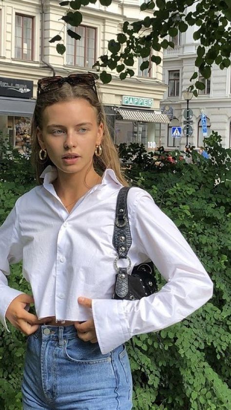 Sofisticated Outfits For Women, White Longsleeves Outfit Women, Sofisticated Outfits, White Longsleeves Outfit, Longsleeves Outfit, Outfits 2000s Style, Office Outfits Women Casual, Classy Summer Outfits, Outfits 2000s