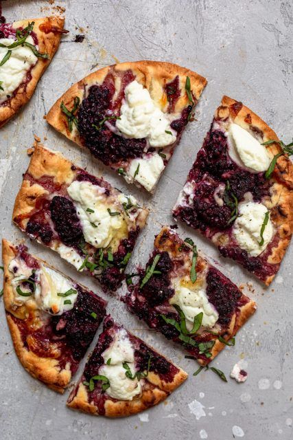 Blackberry Recipes Savory, Ricotta Cheese Pizza, Blackberry Ricotta, Flatbread Toppings, Goats Cheese Flatbread, Ricotta Pizza, Blackberry Recipes, Goat Cheese Recipes, Naan Recipe