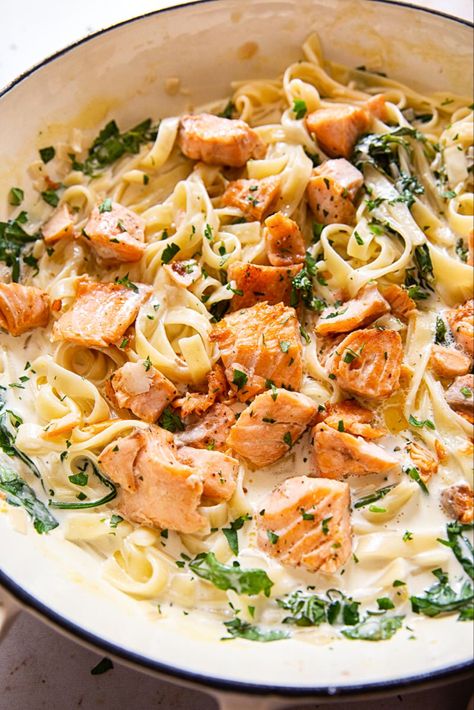 This creamy salmon pasta is delicious, comforting and satisfying and only takes 30 minutes to make! Vikalinka Recipes, Salmon Recipe Pan, Creamy Salmon Pasta, Salmon Pasta Recipes, Creamy Salmon, Salmon Recipes Pan Seared, Salmon Recipes Baked Healthy, Creamy Recipes, Healthy Salmon Recipes