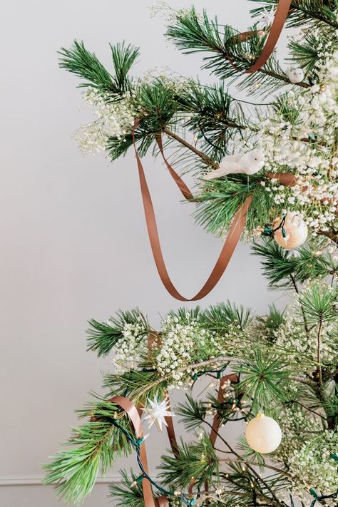 How to Holiday, According to People With Excellent Taste - CB2 Style Files Cb2 Christmas, Modern Holiday Decor Christmas, Cb2 Style, Hanukkah Decor, Chic Christmas Decor, Modern Holiday Decor, Greenery Arrangements, Chanukah Decor, Modern Christmas Tree