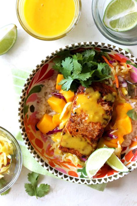 Mango Salmon Bowls with Coconut Rice - The Kitchen Prep Blog Tropical Rice Bowl, Tropical Rice, Coconut Salmon, Salmon Bowl Recipe, Salmon Mango, Mango Salmon, Salmon Bowls, Mango Slaw, Salmon Rice Bowl