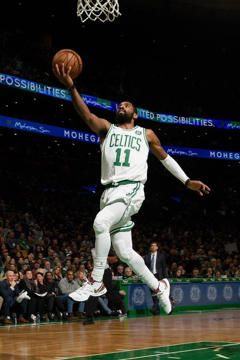 012119 Kyrie Irving Layup, Kyrie Irving 2, Kyrie Irving Celtics, Irving Nba, Uncle Drew, Basketball Wallpapers, Basketball Background, Basketball Players Nba, Nba Fashion