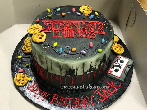 https://flic.kr/p/YXC5Kg | Stranger things birthday cake Decorated Birthday Cakes, Stranger Things Birthday Cake, Child Birthday Cake, Stranger Things Birthday, Stranger Things Halloween Party, 14th Birthday Cakes, 13 Birthday Cake, Stranger Things Halloween, Stranger Things Actors