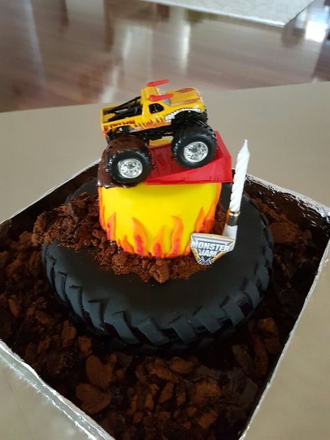 El Toro Loco birthday cake. Toro Loco Cake, Monster Jam Birthday Party, Monster Jam Birthday, Monster Jam Party, Truck Birthday Cakes, Monster Truck Cake, Birthday Men, Truck Cakes, Monster Truck Party