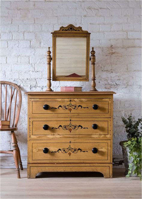 Late 19th century painted pine dressing table chest of 3 drawers with mirror (417) Drawers With Mirror, Charmed Characters, Painted Chest, Devon And Cornwall, Wood Joints, Handmade Pins, Bedroom Furniture Dresser, Unique Beauty, Dressing Table