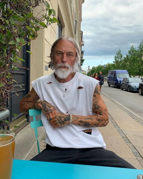 Tattoo Inspiration Men, Mens Outfit Inspiration, Outfit Trends, Mode Inspo, Hair And Beard Styles, Tattoo Style, Mens Street Style, Stylish Men, Aesthetic Fashion