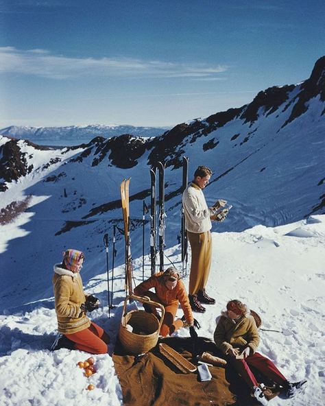 Slim Aarons ~ @slufoot Ski Aesthetic, Ski Vintage, Ski Posters, Slim Aarons, St Moritz, Ski Season, Vintage Ski, Ski Area, Photo Vintage