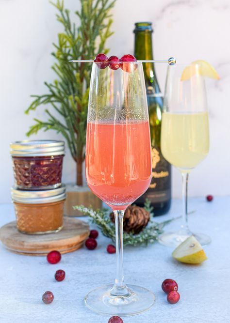 What are the holidays without a little sparkle? This delightful twist on a Kir Royale is made even more fabulous by mixing gin with some high quality preserves and topping it off with your favorite champagne or Prosecco. Cream Cheese Danish Crescent Rolls, Cheese Danish Crescent Rolls, Dried Cranberry Muffins, Cranberry Mimosas, Cocktails Made With Gin, Cranberry Mimosa, Kir Royale, Pear Jam, Veal Recipes