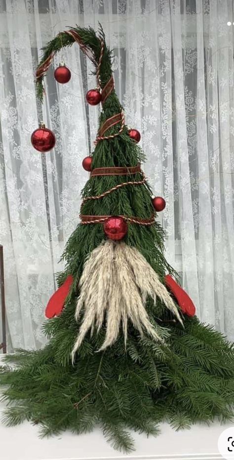 Dekoratívne Vence, Front Porch Christmas Decor Ideas, Porch Christmas Decor Ideas, Porch Christmas Decor, Front Porch Christmas, Christmas Decor Ideas Diy, Easter Eggs Diy, Christmas Decorations Diy Outdoor, Porch Christmas