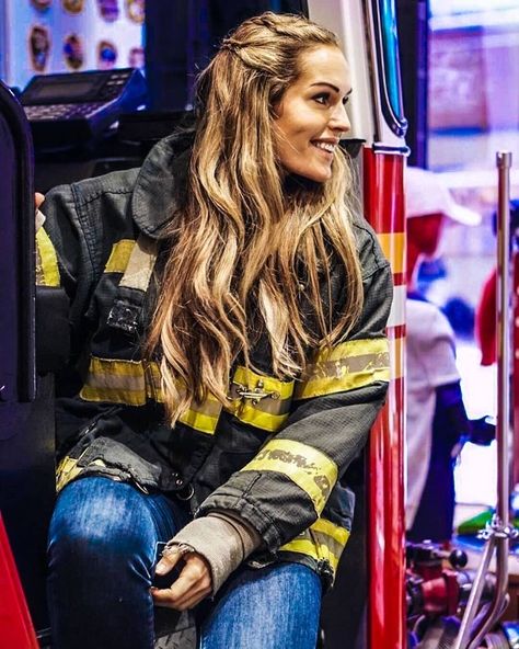 Women Firefighters, Firefighter Photography, Firefighter Brotherhood, Firefighter Calendar, Girl Firefighter, Firefighter Family, Firefighter Wedding, Firefighter Pictures, Girls In Uniform