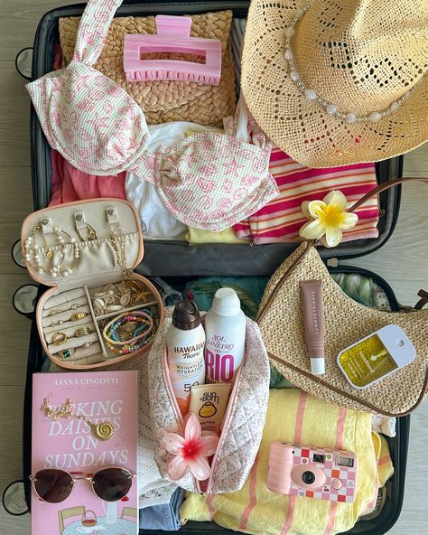 cruise crumbs🛳️☀️🌊 Holiday Packing Aesthetic, Packing Beach Vacation, International Travel Must Haves, Bahamas Packing List, Packing Aesthetic, Cruise Packing List Caribbean, Cruise Pics, Cruise Aesthetic, Vacation Suitcase