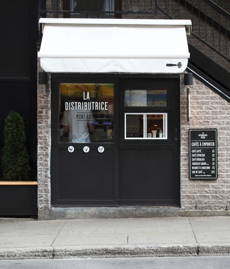 Smallest cafe place in North America, visual identity by Gabriel Lefebvre, via Behance Display Visual Merchandising, Small Coffee Shop, Coffee Places, Small Cafe, Coffee Service, Shop Fronts, Cafe Shop, Retail Space, Skagen