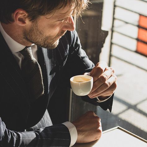 Keep your Face in the Light and those Shadows will Fall behind you People Drinking Coffee, Portrait Men, Man Cafe, Mens Fashion Illustration, Its A Mans World, Nordic Lights, Sharp Dressed Man, Mans World, Male Portrait