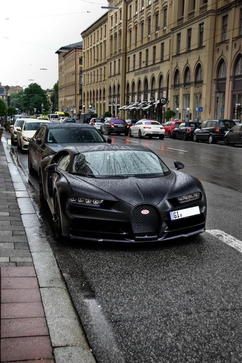 Bugatti Chiron black noire Bugatti Chiron Black, Apartment View, Automobile Engineering, High Performance Cars, Bugatti Chiron, Best Luxury Cars, Future Lifestyle, Dream Garage, Future Car