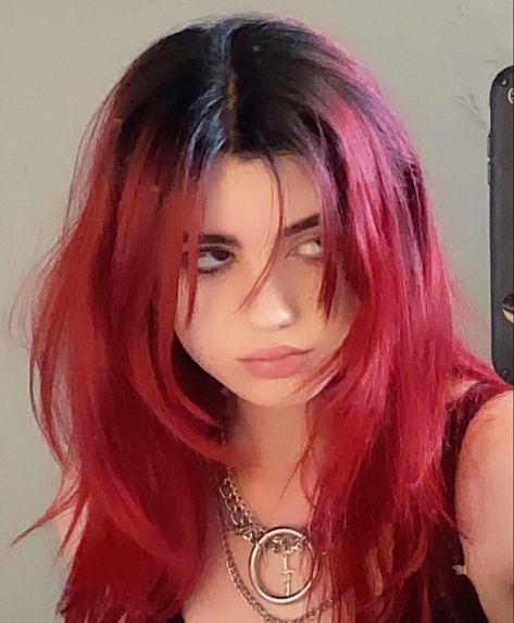 Red Emo Hair, Red Hair Dark Roots, Red Roots Hair, Red Hair Fade, Dark Roots Hair, Red Hairstyles, Hair Color Underneath, Red Hair Inspo, Dyed Red Hair