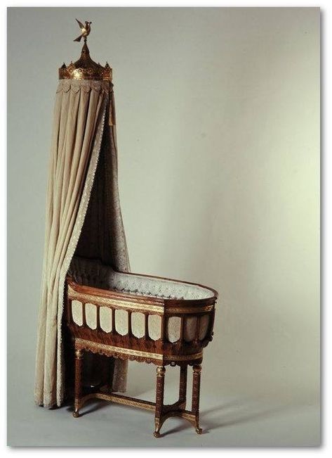 1909 Princess Juliana's cradle Medieval Baby, Swedish Furniture, Festive Dinner, Baby Cradle, The Cradle, Baby Bassinet, Fantastic Furniture, Luxury Baby, Baby Swings