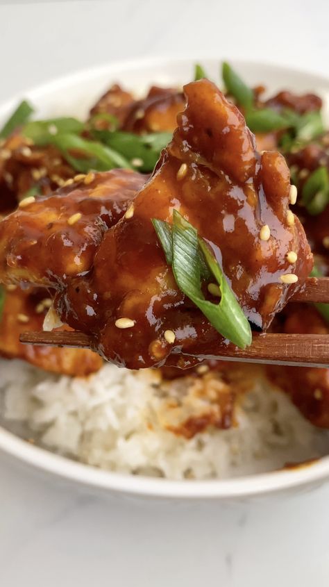 Easy Sweet and Spicy Garlic Honey Korean Chicken - Sauced Up! Foods Sauced Up Foods, Potato Soup Crockpot Recipes, Baked Potato Soup Easy, Easy Baked Potato, Garlic Chicken Wings, Garlic Honey, Chicken Wing Sauces, Potato Soup Easy, Garlic Recipe