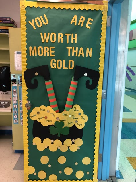 Saint Patricks Day Door Decoration, Leprechaun Door Classroom, March Decorating Ideas Classroom, March Preschool Door Ideas, March Board Ideas, St Patricks Day Door Decorations Classroom, Shamrock Bulletin Board Ideas, Easter School Door Decorations, March School Bulletin Board Ideas