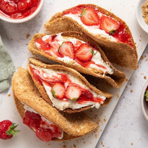 Strawberry Cheesecake Tacos Desert Tacos, Strawberry Cheesecake Tacos, Fresh Strawberry Topping, Dessert Tacos, Cheesecake Tacos, Chicken Gnocchi Soup Recipe, Coffee Ice Cream Recipe, Gnocchi Recipes Soup, Dessert Taco