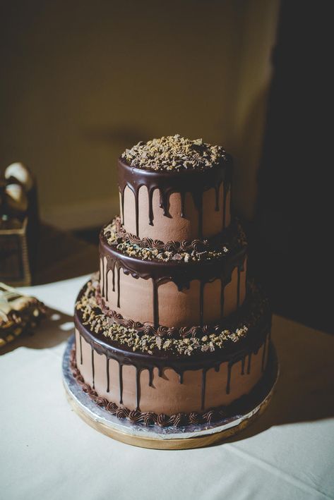 Dripping Hot Chocolate Over Your Cake | 10 Ways to Include Hot Chocolate in Your Wedding | https://www.theknot.com/content/hot-chocolate-wedding-ideas Chocolate Dripping, 3 Layer Cakes, Whiskey Cake, Wedding Cake Images, Chocolate Drip Cake, Chocolate Wedding, Torte Cupcake, Wedding Chocolate, Wedding Cake Recipe