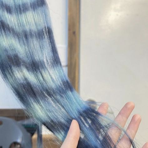 Raccoon Hair Dye, Raccoon Tail Hair, Raccoon Hair, Yeri Instagram, Navy Blue Hair, Quick Braided Hairstyles, Scene Kids, Scene Hair, Fluffy Hair