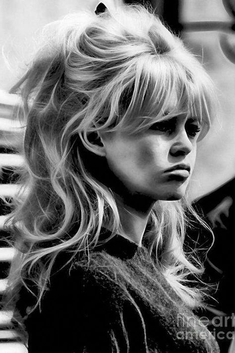 Bardot Bangs, Bardot Hair, Bridgette Bardot, 60s Hair, Bridget Bardot, Bardot Style, Classic Hairstyles, Hollywood Icons, Old Hollywood Glamour