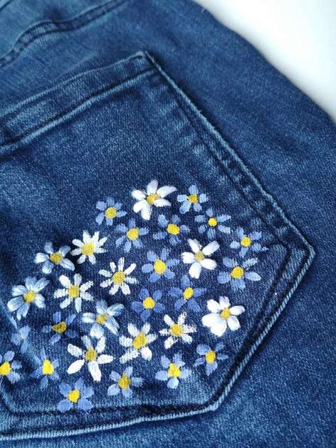 How to Embroider On Blue Jeans – Needle Work Embroidery On Jeans, Senior Painted Jeans, Custom Jeans Diy, Jeans Embroidery, Painted Clothes Diy, Clothes Embroidery Diy, Flower Jeans, Look Jean, Paint Shirts