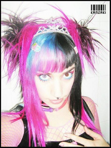 Jun Liu, Queen Tiara, Modern Scene, Bubble Goth, Scene Queen, Dream Core, Queens Tiaras, Scene Makeup, Emo Scene Hair