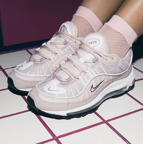 Pretty Sneakers, Nike Air Max 98, Dr Shoes, Basket Style, Pretty Shoes Sneakers, Shoe Wishlist, Air Max 98, Funky Shoes, Cute Sneakers