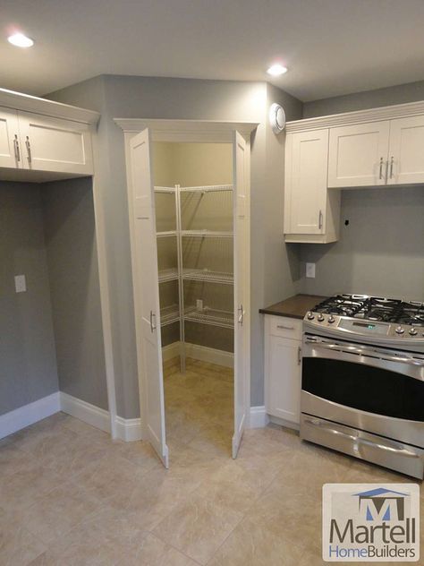 9 Delpech Cres. - Moncton Corner Pantries, Kitchen Corner Pantry, Corner Pantry Cabinet, Pantry Layout, Kitchen Pantry Ideas, Hidden Pantry, Corner Kitchen Cabinet, Corner Pantry, Bow String