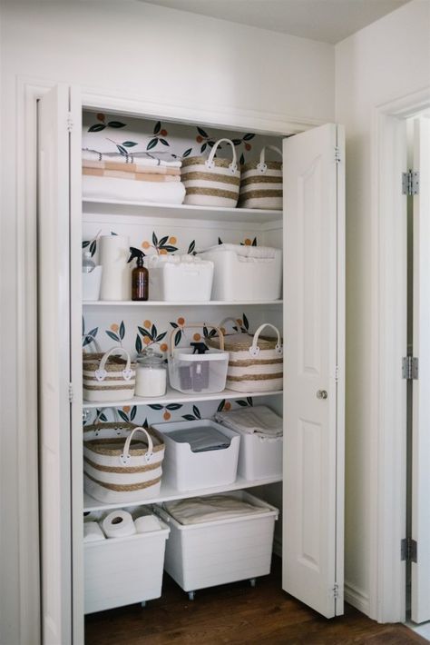 How to design and organize a small linen closet! Make the most of your space with a pretty and functional plan! Small Linen Closet, Linen Closet Organization Ideas, Linen Closet Design, Linen Closet Makeover, Small Linen Closets, Linen Closet Storage, Airing Cupboard, Organizing Linens, Bathroom Closet Organization