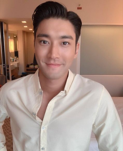 Psalms 119 105, Choi Si Won, Siwon Choi, Good Saturday, Wavy Hair Men, Choi Siwon, Boy Celebrities, Song Joong, Hyun Bin