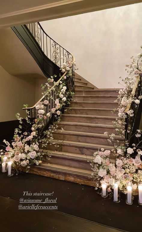 Wedding Ceremony Stair Decorations, Railing Floral Decor Wedding, Stairs Flower Decoration Wedding, Stair Case Wedding Decoration, Wedding Staircase Decoration Simple, Staircase Decoration Wedding, Stair Flowers Wedding, Wedding Stair Decor, Staircase Wedding Flowers