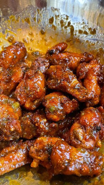 Jalapeno Wings, Honey Jerk Wings, Chipotle Chicken Wings Recipe, Honey Wings Recipe, Honey Wings, Honey Chicken Wings, Honey Chipotle Chicken, Spicy Wings, Honey Chipotle