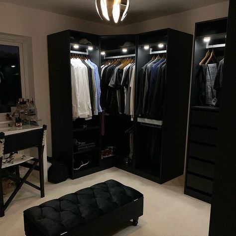 Mens Dressing Room Ideas, Small Bedroom Ideas For Men Modern, Modern Room Ideas For Men, Black Room Ideas For Men, Room Ideas Aesthetic Men, Men’s Room, Mens Room Ideas, Bedroom Inspirations Men, Small Room Ideas For Men