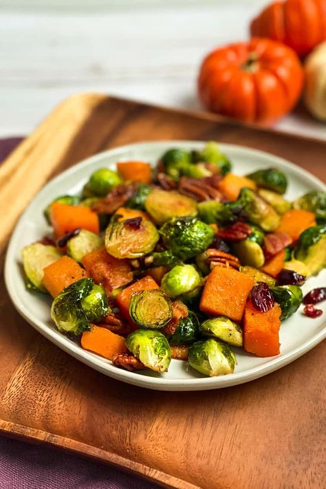 Maple Glazed Roasted Brussels Sprouts and Butternut Squash Thanksgiving Brussel Sprouts, Easy Holiday Dinner, Brussels Sprouts And Butternut Squash, Thanksgiving Menu Planning, Butternut Squash Cinnamon, Butternut Squash Cubes, Butternut Squash Salad, Christmas Sides, Thanksgiving Menu Ideas