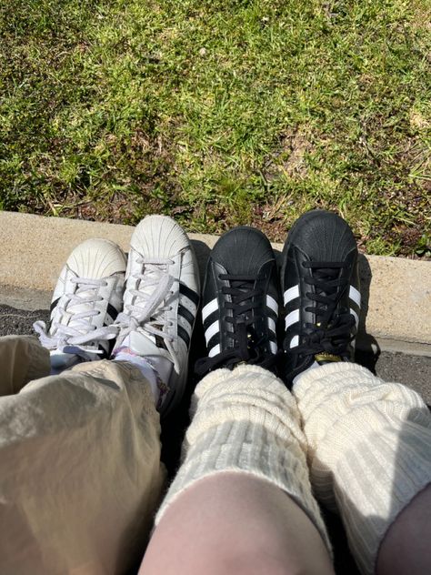 Adidas Superstar Aesthetic, Superstar Aesthetic, Adidas Superstar Black, Need Money, Sneakers Shoes, Walking Dead, Black Adidas, Cute Fashion, Vision Board