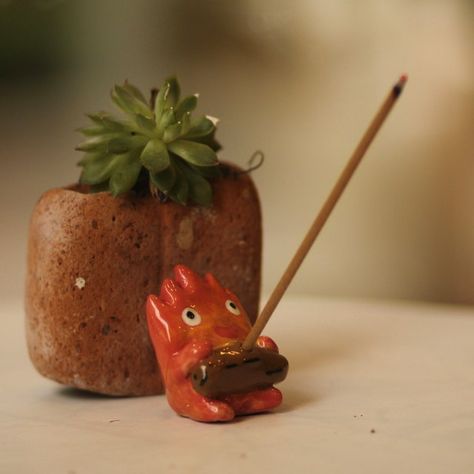 Ghibli Incense Holder, Calcifer Incense Holder, Yarn Holder Ceramic, Howls Moving Castle Movie, Incense Holder Clay Diy, Incense Holder Ceramic, Adorable Anime, Pottery Lessons, Polymer Clay Flower Jewelry