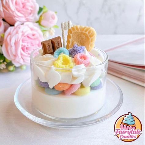 Fruit Loop Candle, Cute Candles Aesthetic, Mini Cereal, Candle Food, Kawaii Candle, Fruit Loops Cereal, Candle Making Recipes, Handmade Candles Diy, Candy Candle