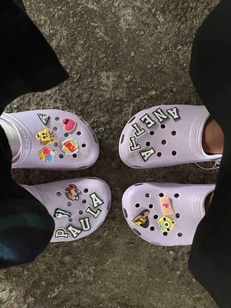 Lilac Crocs Outfit, Olivia Rodrigo Crocs, Lilac Crocs, Crocs With Charms, Crocs Outfit, Pink Crocs, Crocs Fashion, Crocs Jibbitz, Pink Lifestyle