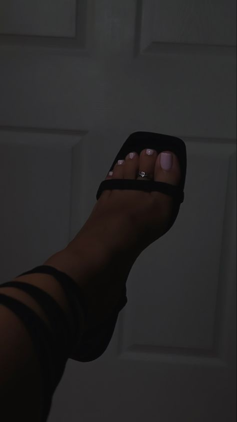 Pink Toe Nails, Toe Polish, Heels Aesthetic, Heels Pink, Pink Toes, Toenail Polish, Black Strappy Heels, Toe Ring, Pink Heels