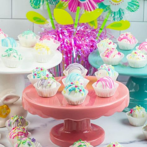 Check out how easy it is to make pretty bite sized Easter themed Cake Balls for your Spring dessert. Easter Cake Balls, Homemade Buttercream Frosting, Spring Dessert, Cake Pops How To Make, Vanilla Cake Mixes, Bite Size Desserts, Cake Bites, Spring Desserts, Easter Cake