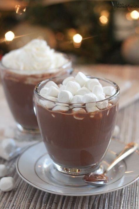 Nutella Hot Chocolate Recipe, Iced Chocolate, Hot Chocolate Recipe Homemade, Nutella Hot Chocolate, Spiked Hot Chocolate, Vegan Hot Chocolate, Delicious Hot Chocolate, White Hot Chocolate, Chocolate Hazelnut Spread