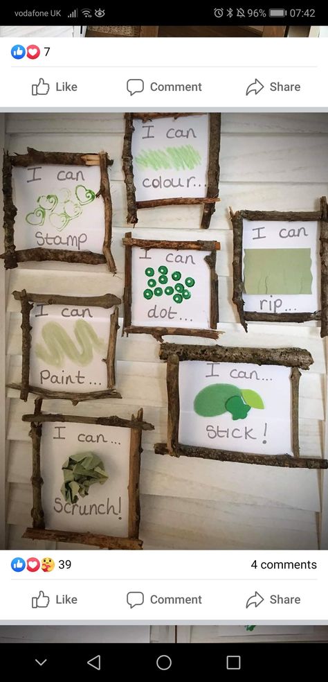 Circle Time Reggio Emilia, Art Area Reggio Inspired, Art Area Curiosity Approach, Nature Area Preschool, Reggio Emilia Board Ideas, Regio Preschool Classroom, Outside Art Area Eyfs, Nature Display Classroom, Reggio Wall Displays